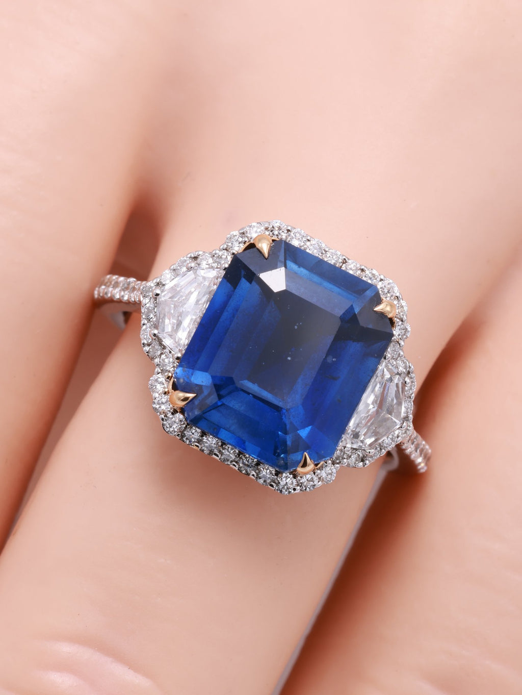 Ceylon Sapphire Three-Stone Ring, 6.31 ct in 18K white gold — view 10