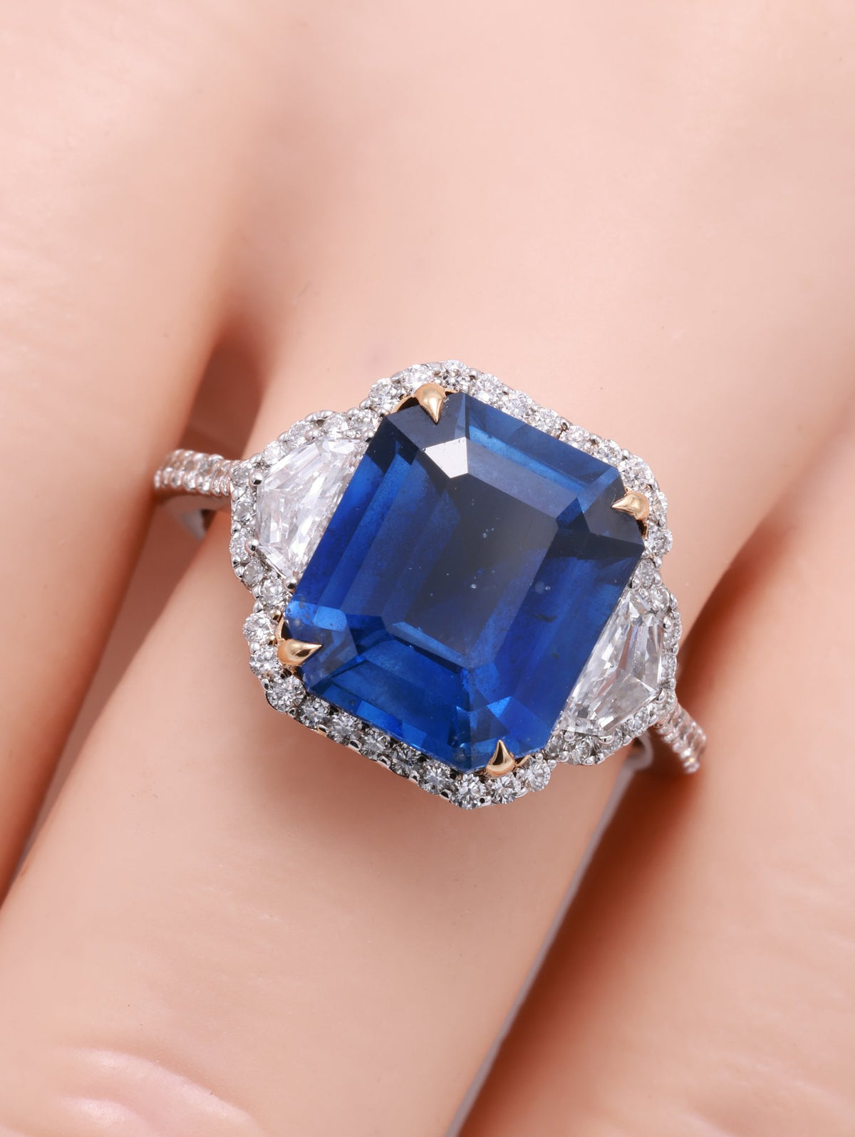 Ceylon Sapphire Three-Stone Ring, 6.31 ct in 18K white gold — view 10