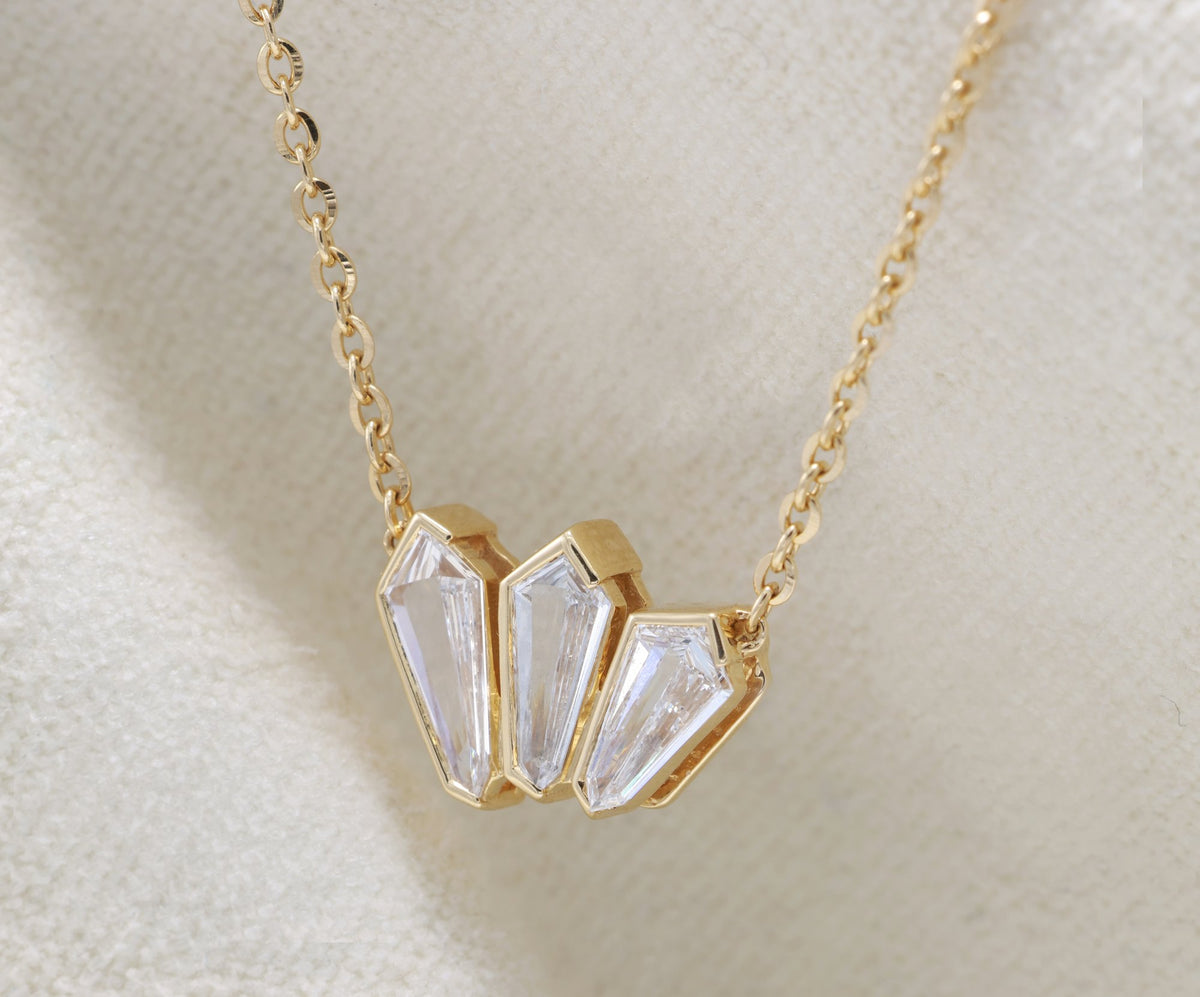 Kite Diamond Crown Pendant in 18K yellow gold — view 8