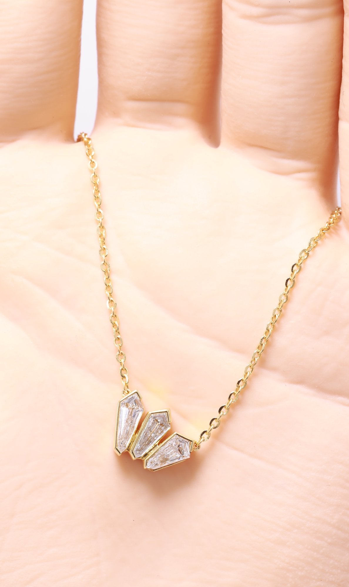 Kite Diamond Crown Pendant in 18K yellow gold — view 9