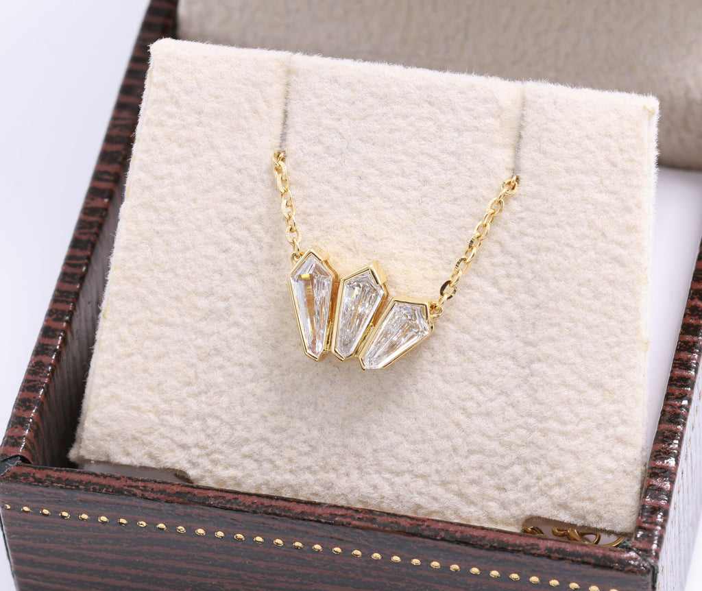 Kite Diamond Crown Pendant in 18K yellow gold — view 11